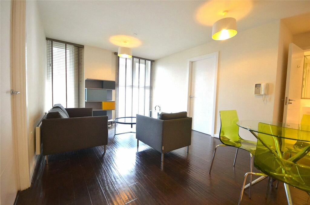 Lounge/Kitchen
