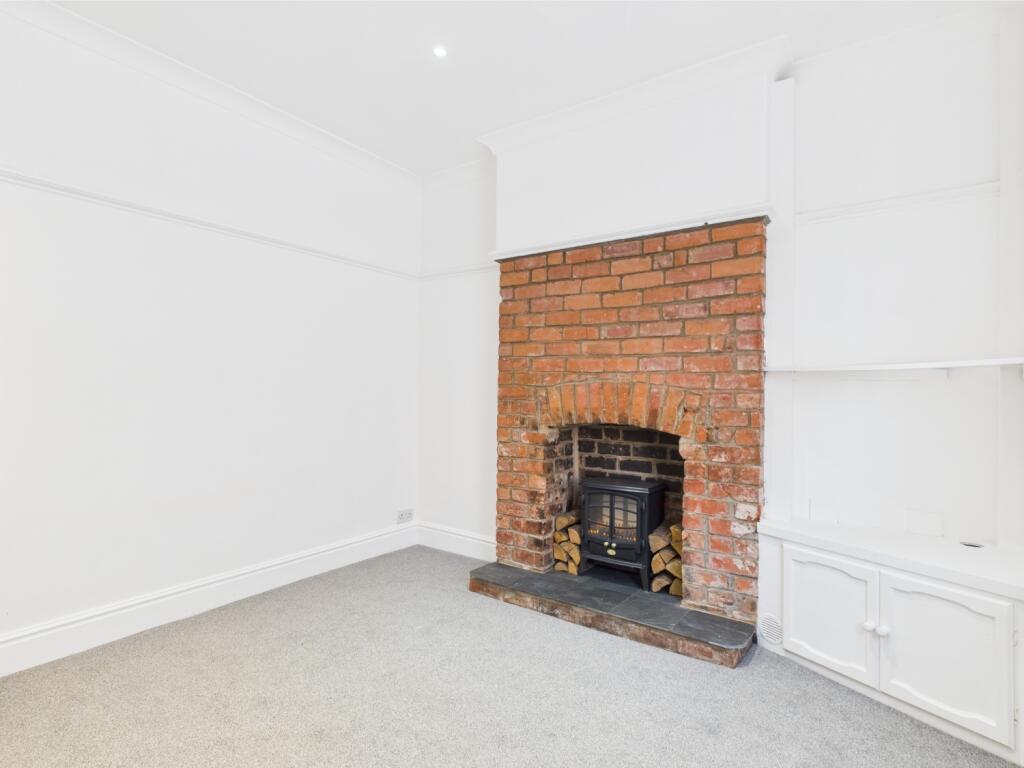 CAM04634G0-PR0039-STILL005