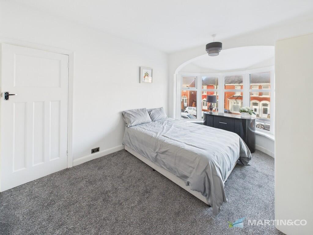 CAM02318G0-PR0569...