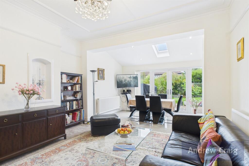 Family Room/Breakfas