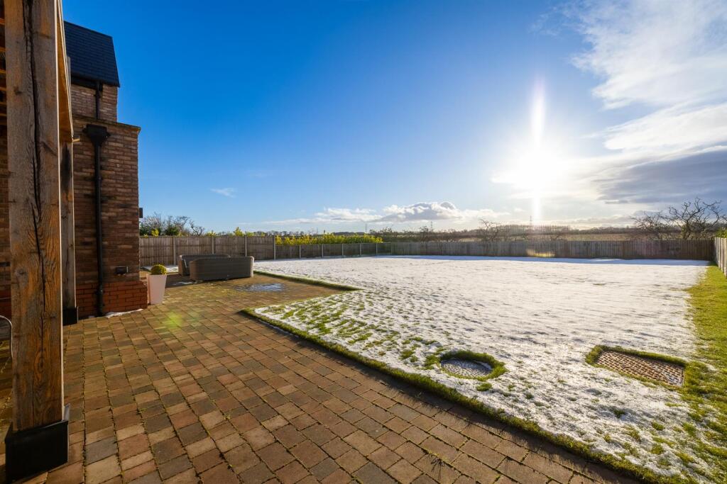 5 Stables Close-14.jpg