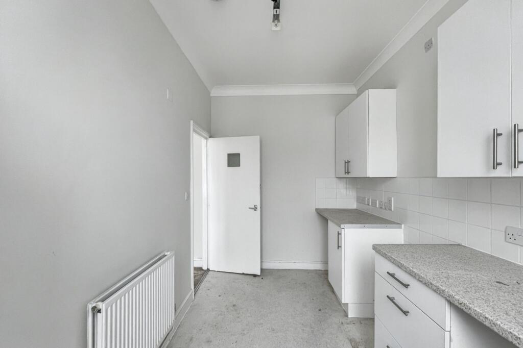 15F Trebovir Road, Earls Court, London SW5 9LS