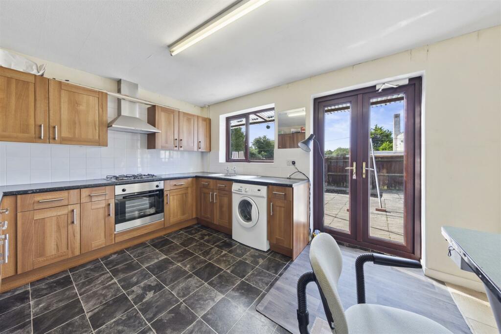 Right Hand Semi Kitchen/Dining Room
