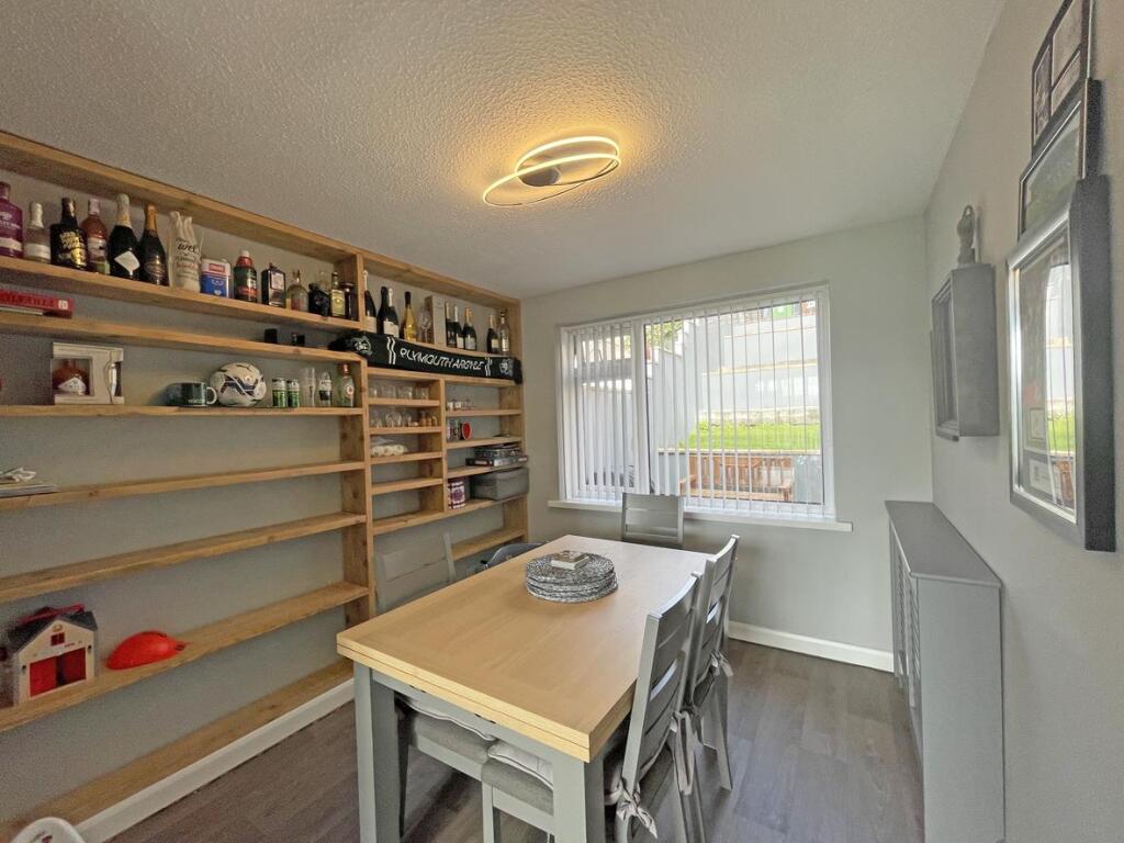 Ashford Close 29 Dining Area.jpg