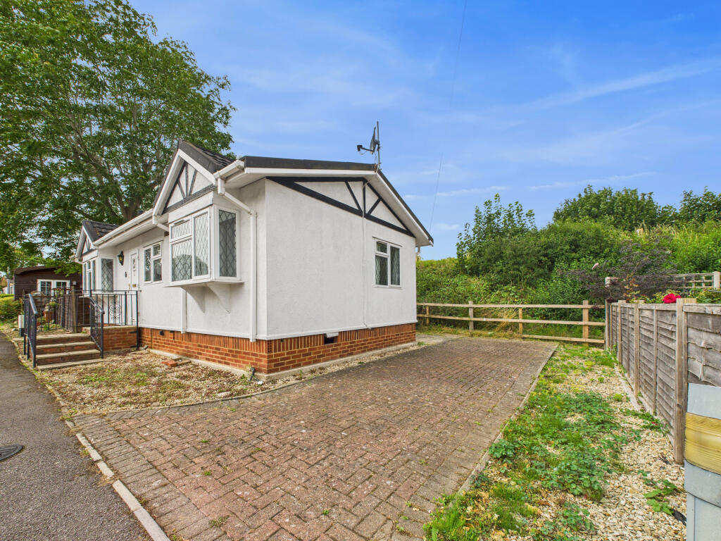 CAM02909G0-PR0470-STILL011