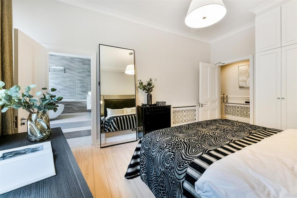 Knightsbridge Luxury  Flat 30, Wellington Court (9).jpg