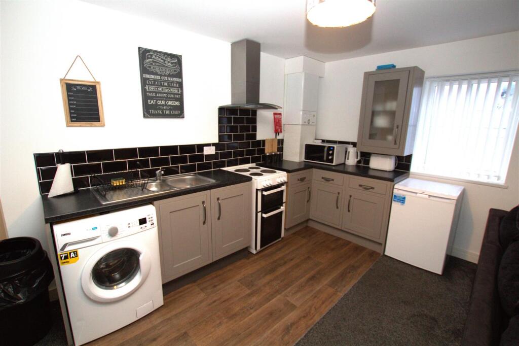 kitchen area.jpg