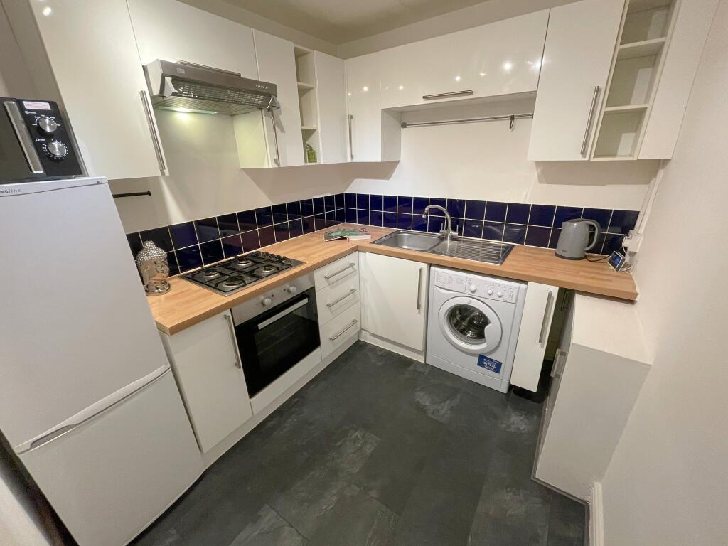 Flat 4, 31 Falkner S