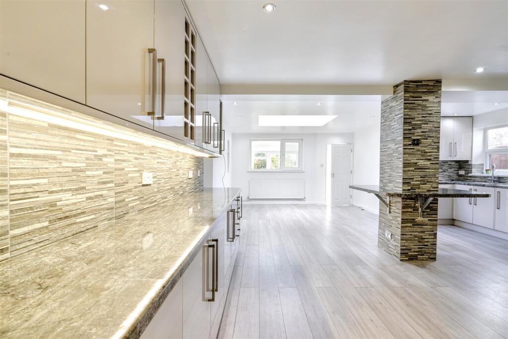 Living/Dining Kitchen