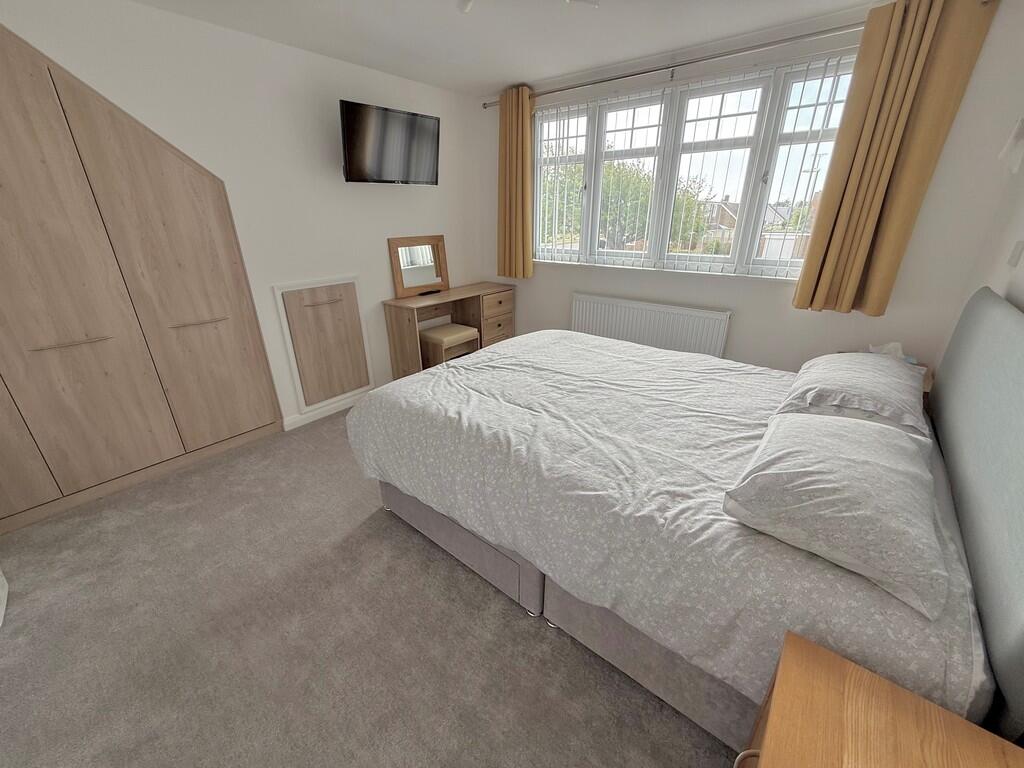 9 Hawke Close Bed...