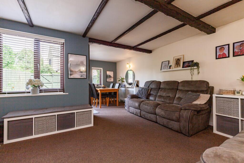 Sitting dining room