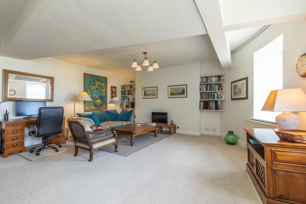 5, 2 Brunswick Pl...