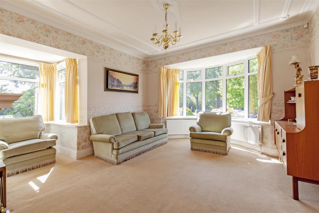 Reception Room-1.jpg