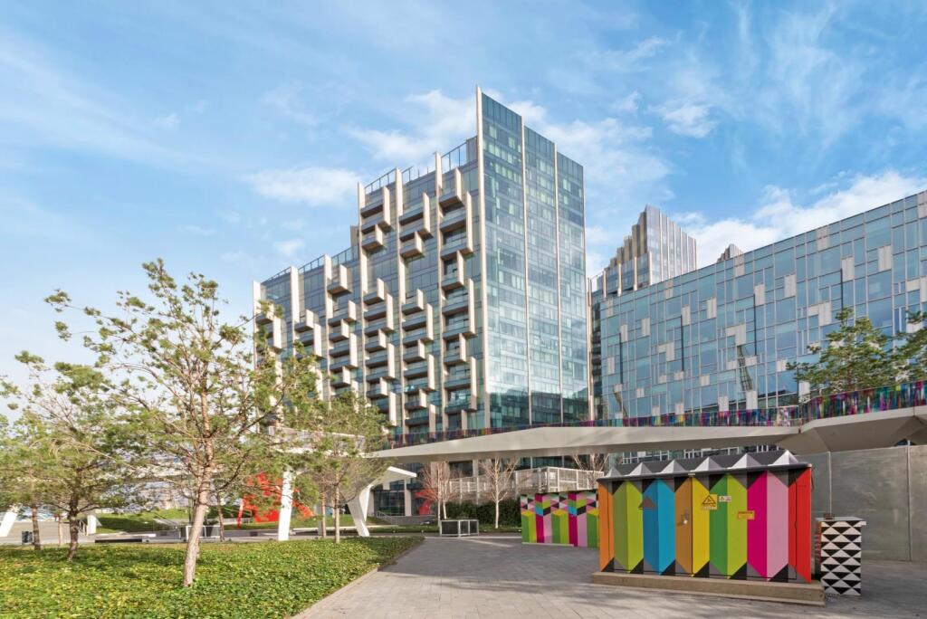 UPPER RIVERSIDE NO. 2, FLAT 402-50.jpg