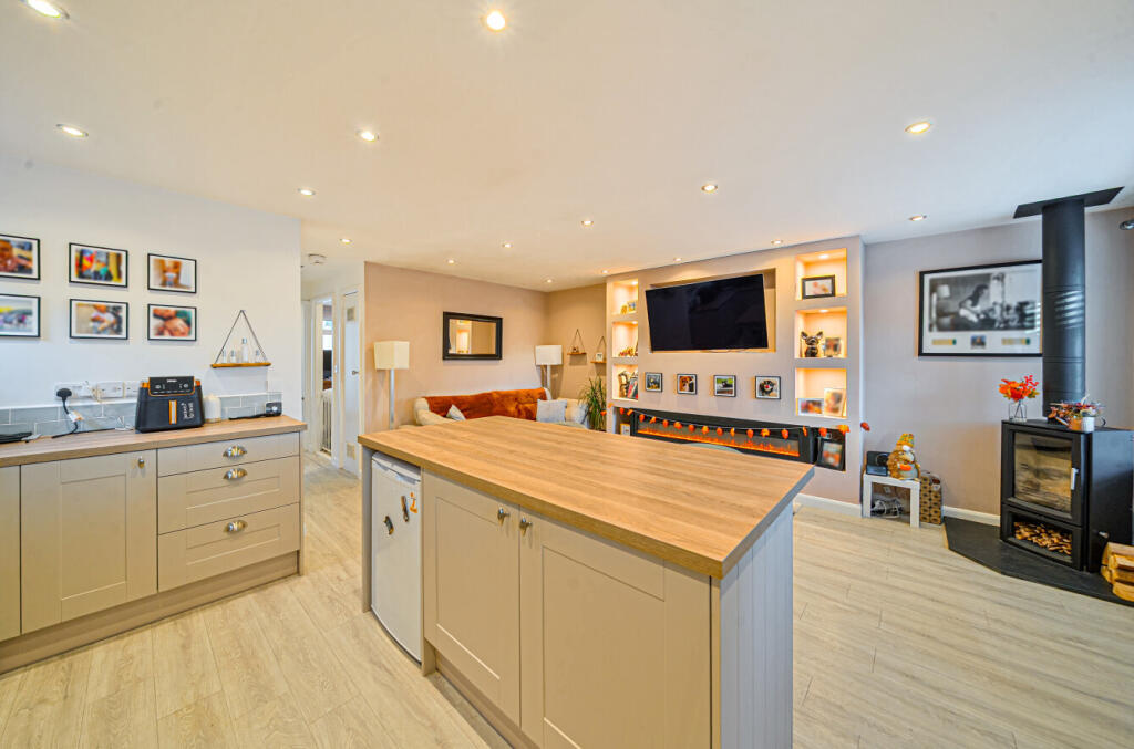 1383065-19-692031...