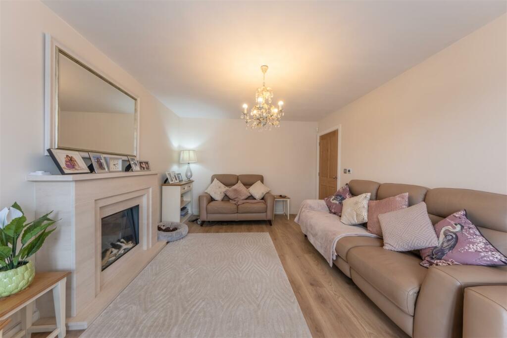 127a Crewe Road-018.jpg