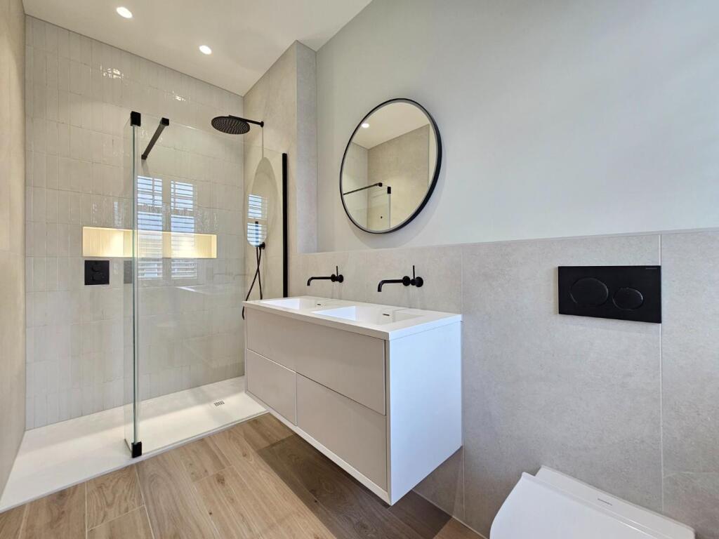 Bedroom 1 En-Suite