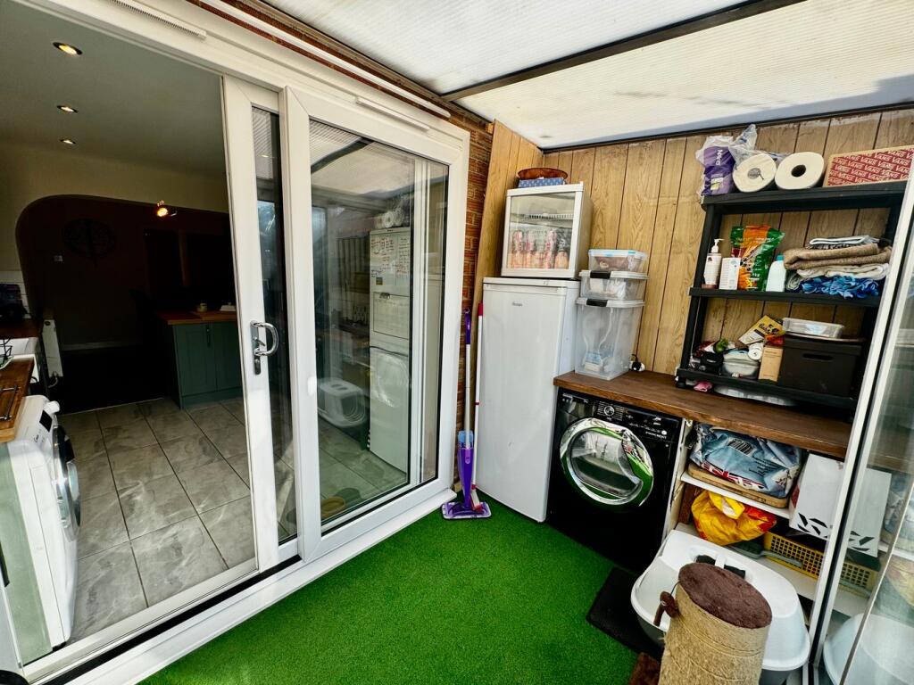 Conservatory /Utility Room