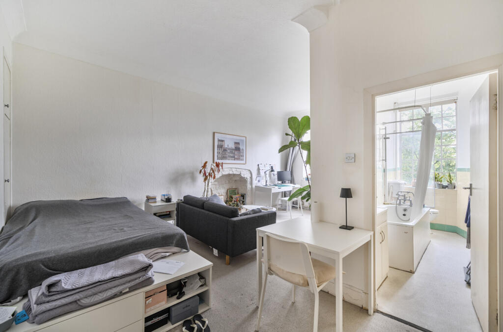 1326653-3-6878ba6...