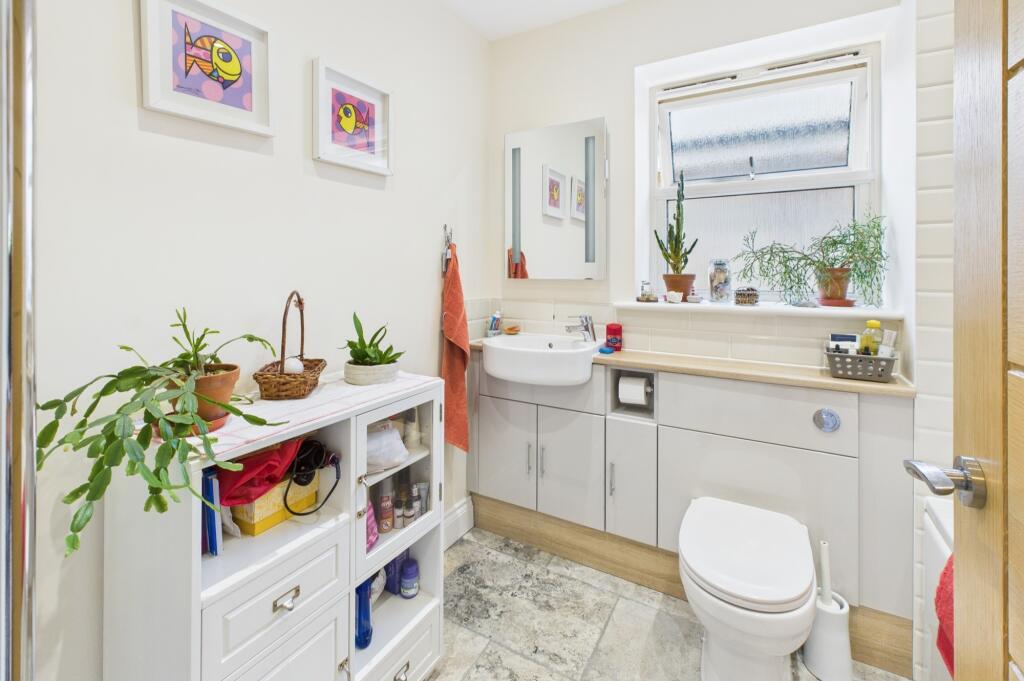 CAM02519G0-PR0278-STILL010