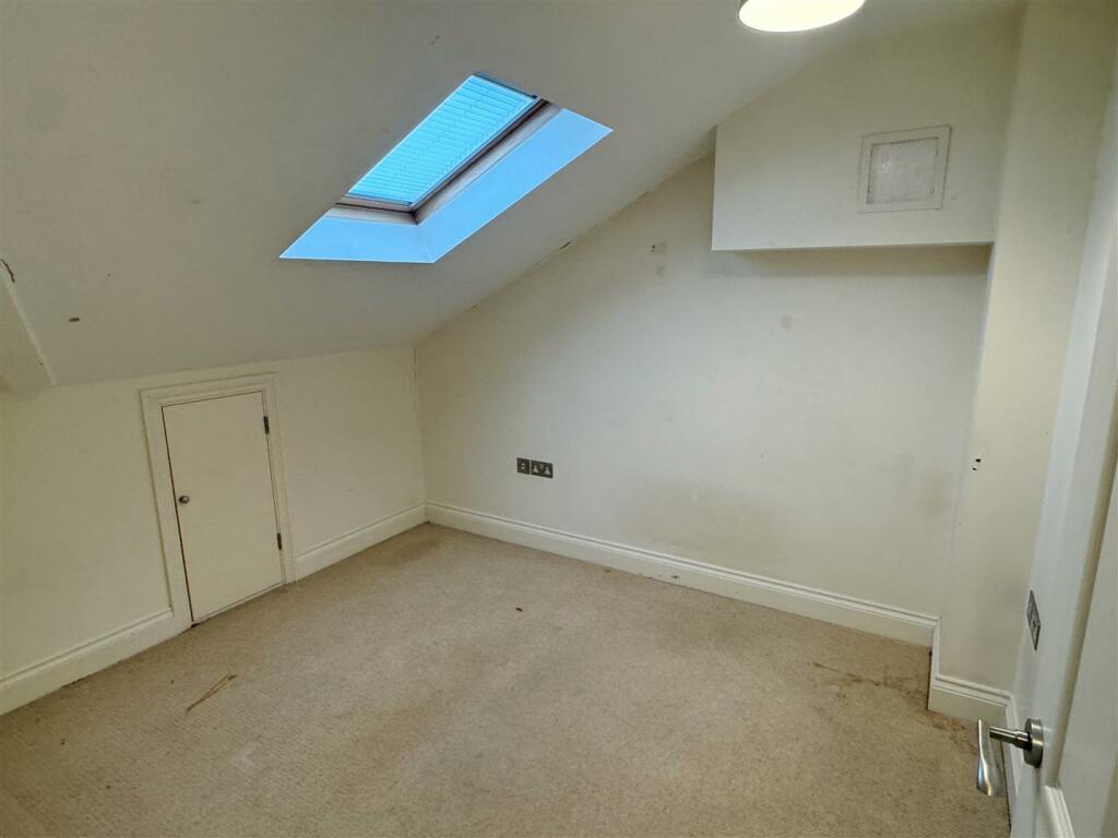 Bed 3.JPG
