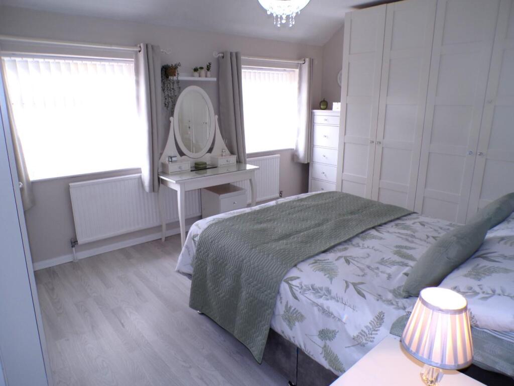 GailCl12bed1.JPG