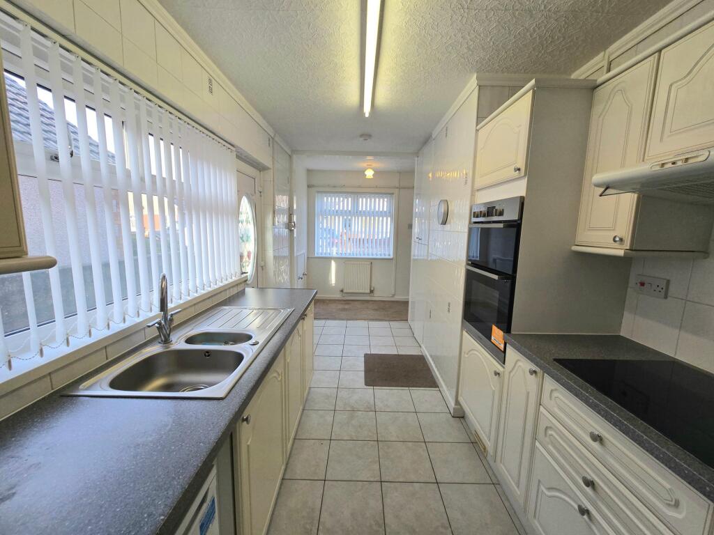 KITCHEN/BREAKFAST ROOM