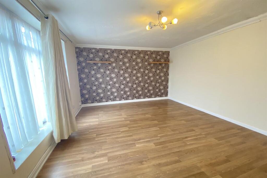 Bedroom 1.jpeg