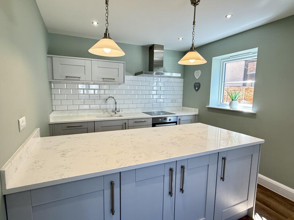 Kitchen/ Dining room