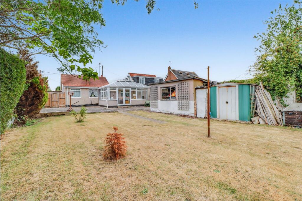 4 PAGE ROAD BOWERS GIFFORD-6.jpg