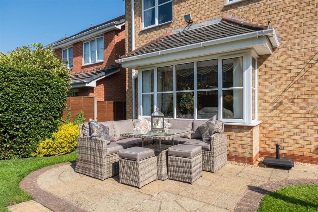 10 Knightsbridge Avenue-032.jpg