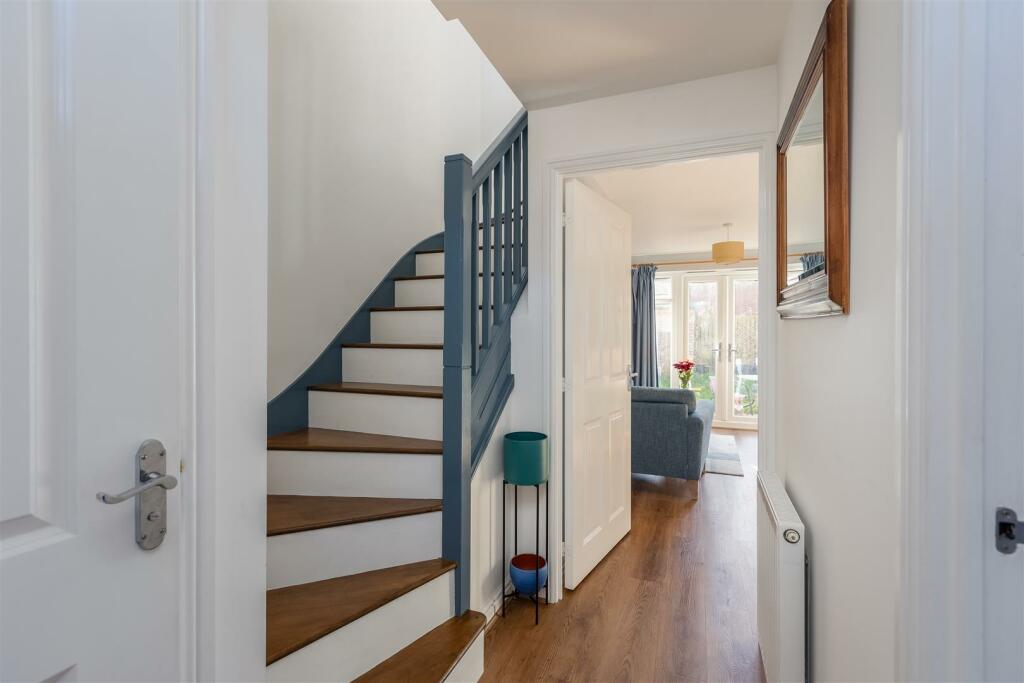 Woodlands Park 91 Hallway-1.jpg