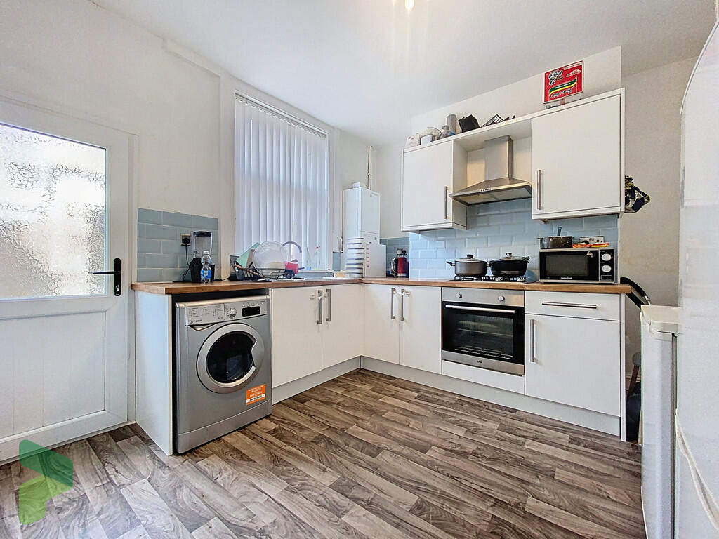 Fully Fitted Dini...