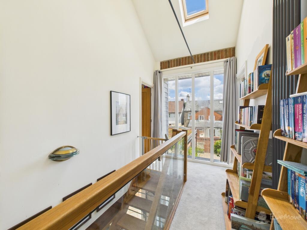 Landing- Mark Stephens EweMove Newmarket and Soham