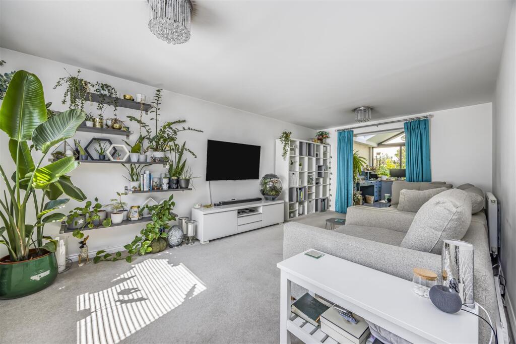 24 Angus Way, Waterlooville-PorticoMarketing-SoldB