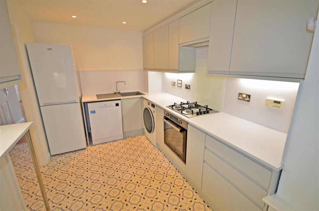 17 Drifters Drive kitchen 2.jpg