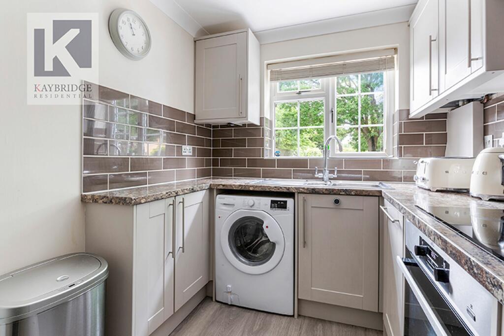 Chelsea Close, Worcester Park - KT4 7SF