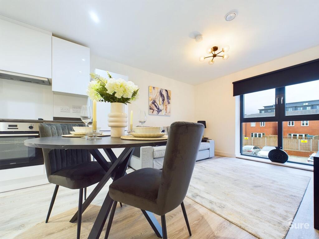 Kitchen/ Diner/ Lounge