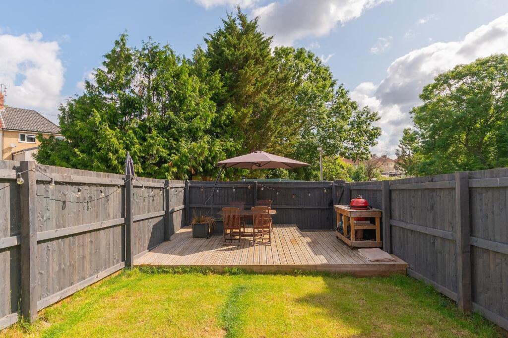 0L1WKE - External G.jpg