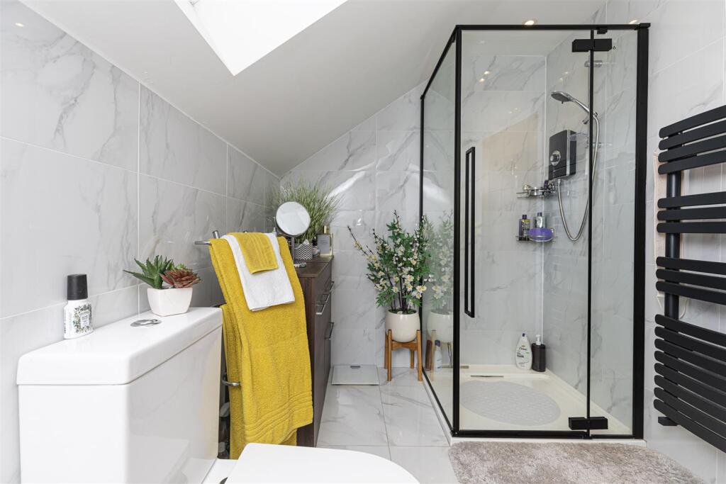 En Suite Shower Room