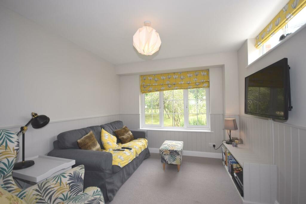 Snug/Bedroom 5.jpg