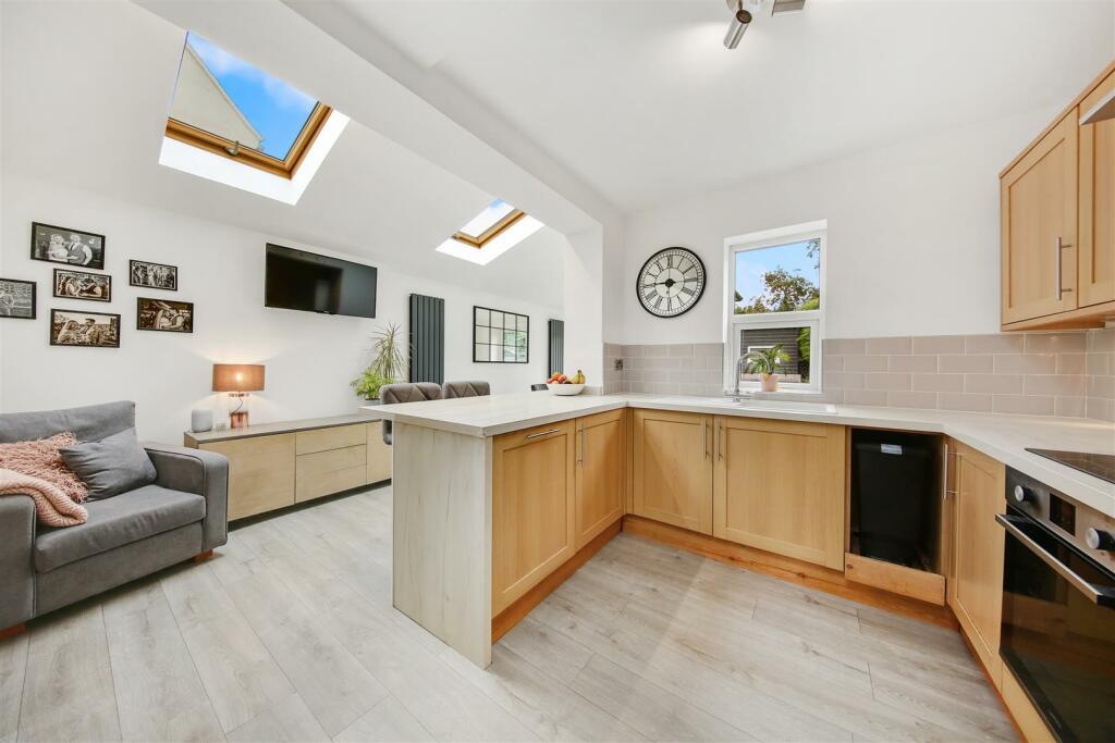 Kitchen3.jpg