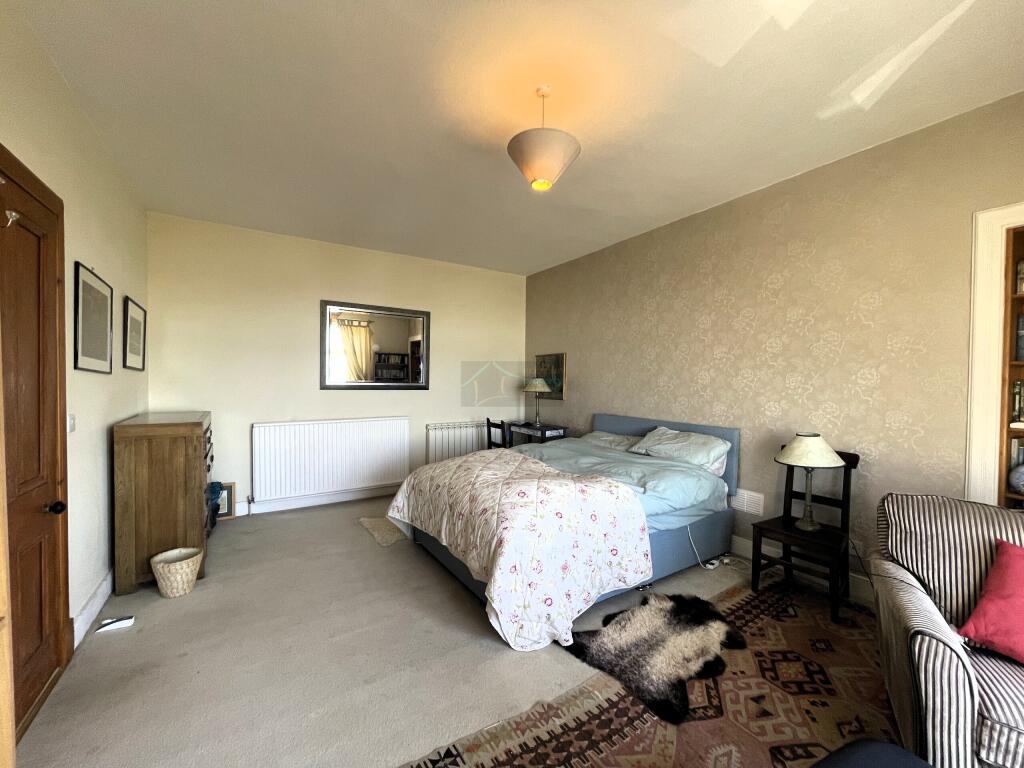 Bedroom 2b.JPG
