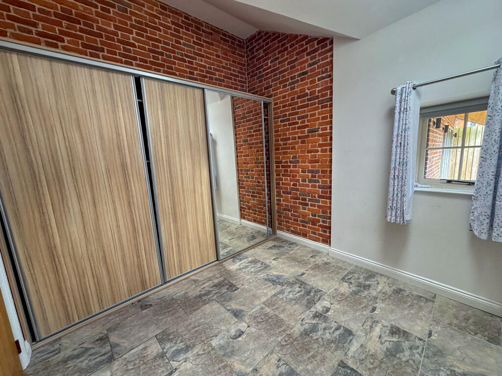 8dc8b3d9-8018-405...