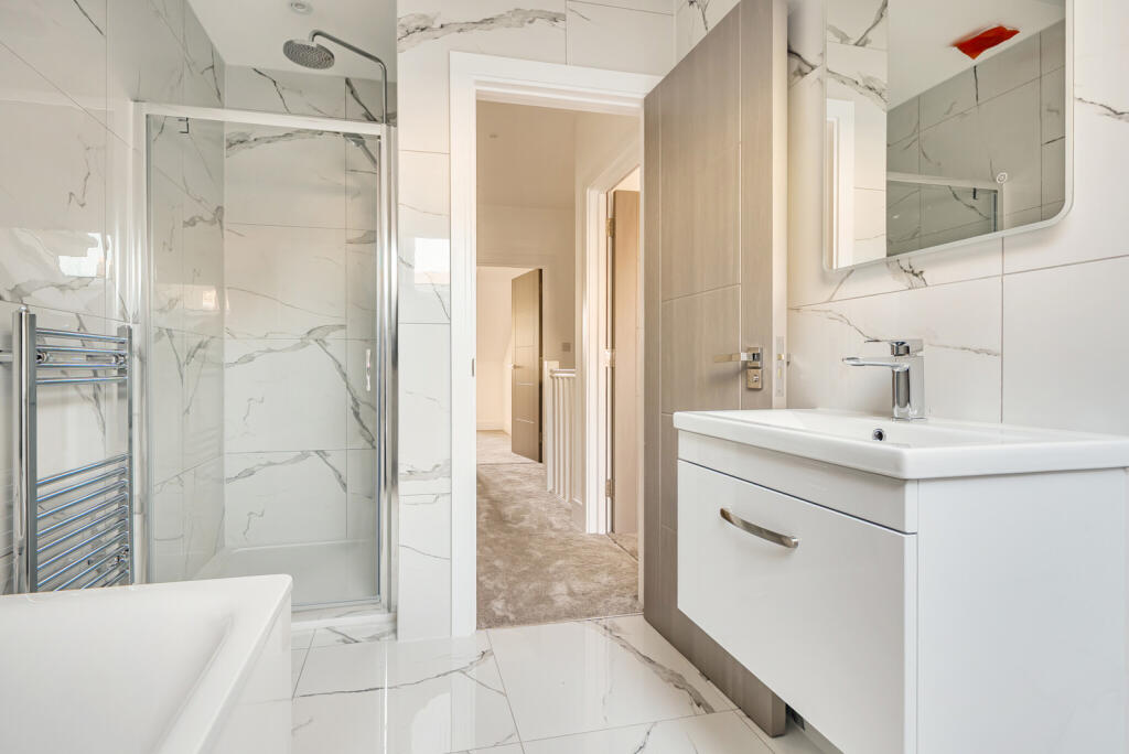 1358821-5-68e3e73...