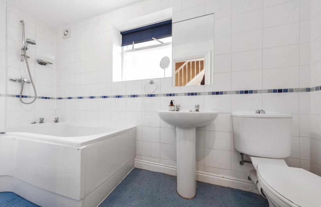 Bathroom.jpg