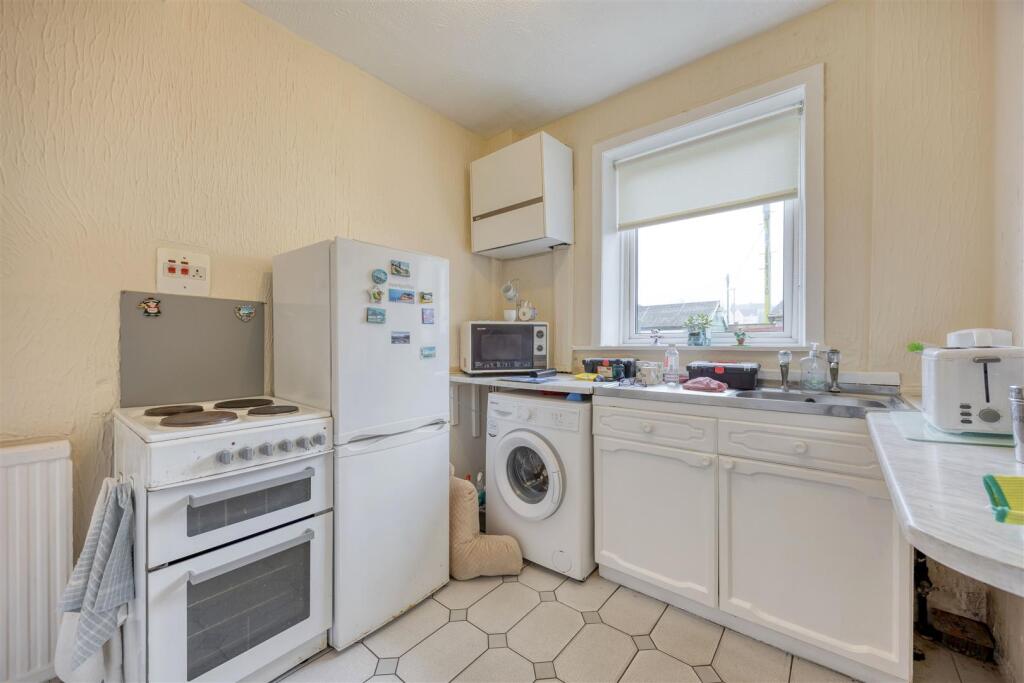 35_PARKBURN_AVE_LENZIE_011.JPEG