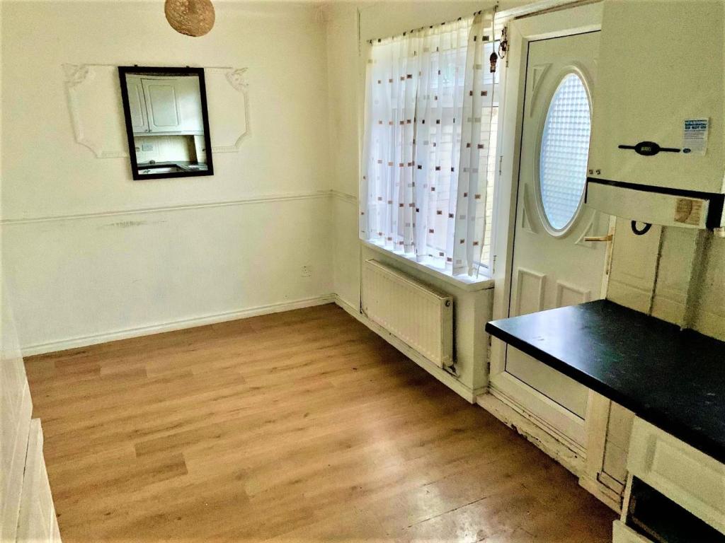 Kitchen/Dining Area