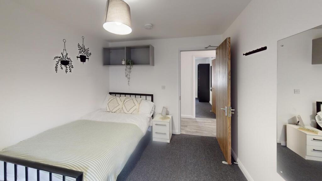 Flat-4-Piccadilly-Place-Bedroom-2 1.jpg