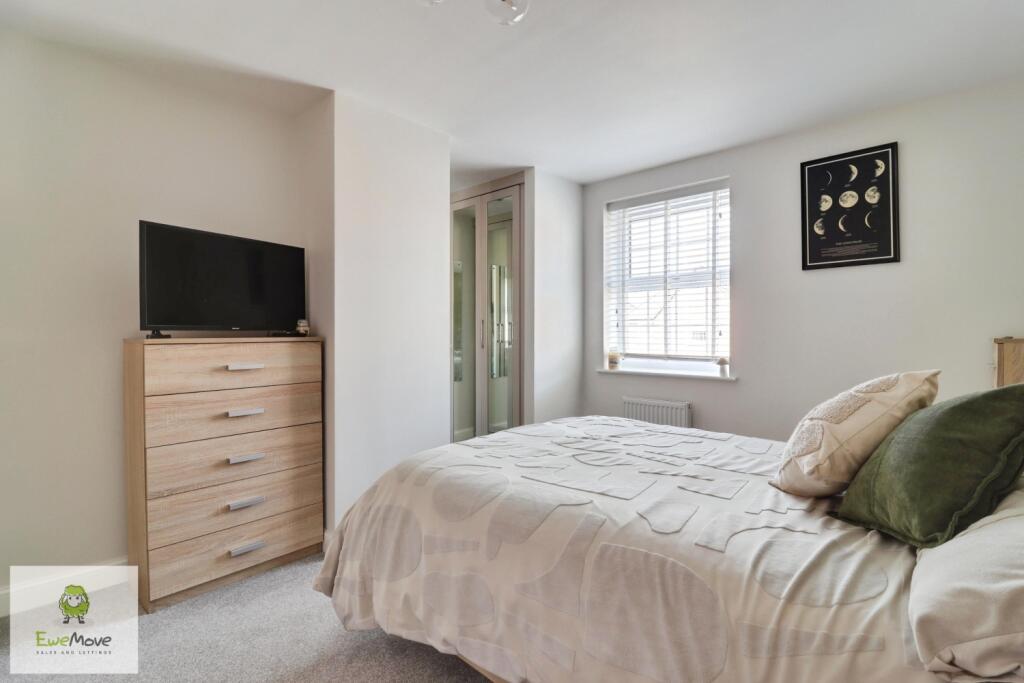 Master Bedroom - EweMove Cannock